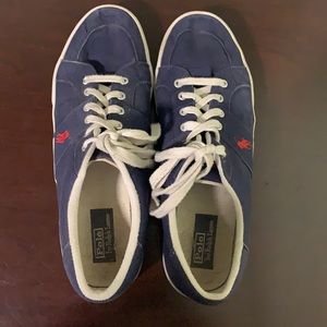 Men’s canvas shoes